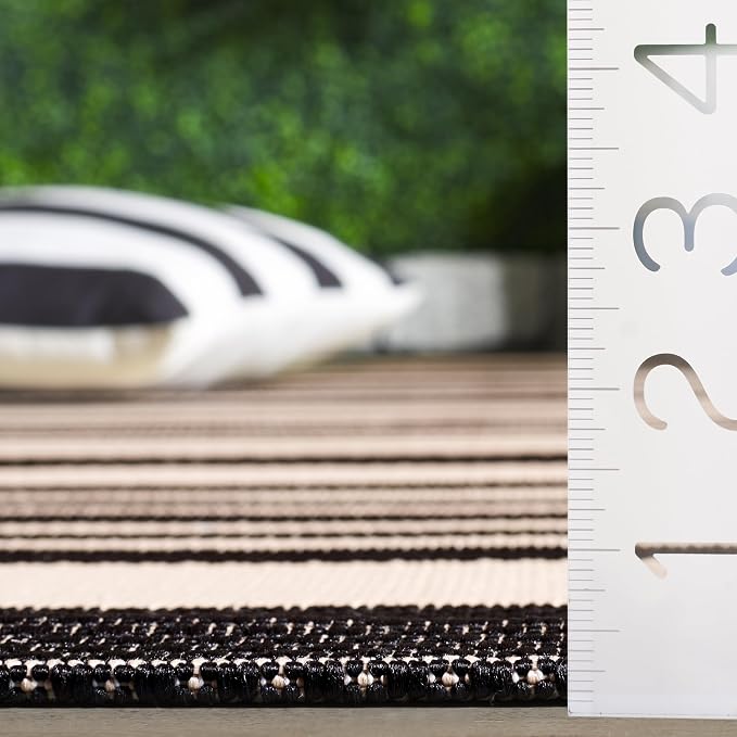 SAFAVIEH Courtyard Collection 2'3' x 20' Black/Bone CY6062 Stripe Indoor/ - Image 4