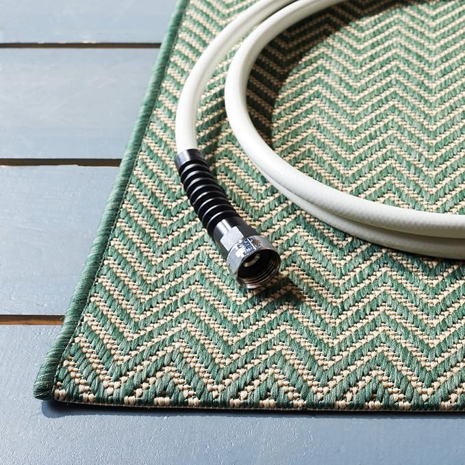 SAFAVIEH Outdoor Accent Rug 4'x5'7" - Image 3