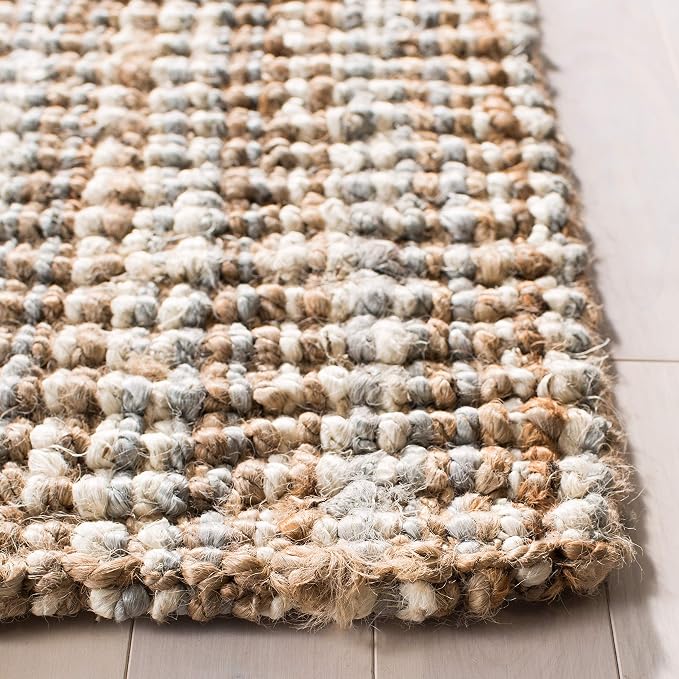 SAFAVIEH Area Rug 4x6 - Image 5