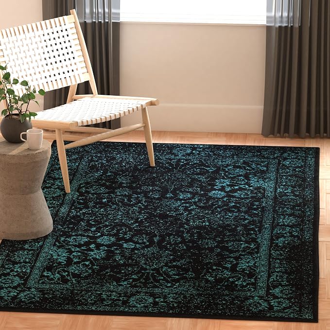 SAFAVIEH Area Rug 4x6 by Unknown