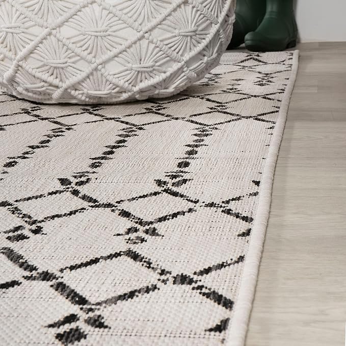 JONATHAN Y Moroccan Geometric Indoor Outdoor Round Area Rug 9 Ft Cream/Black - Image 8