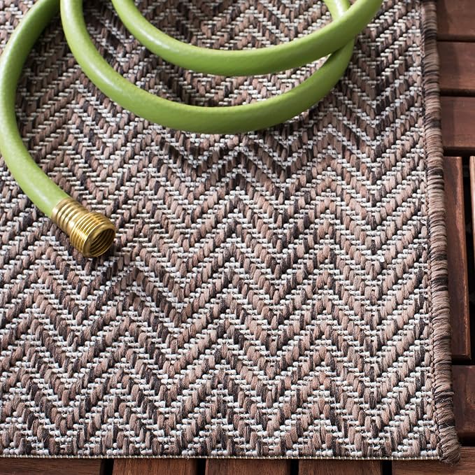 SAFAVIEH Outdoor Runner Rug 2'3"x16' - Image 5