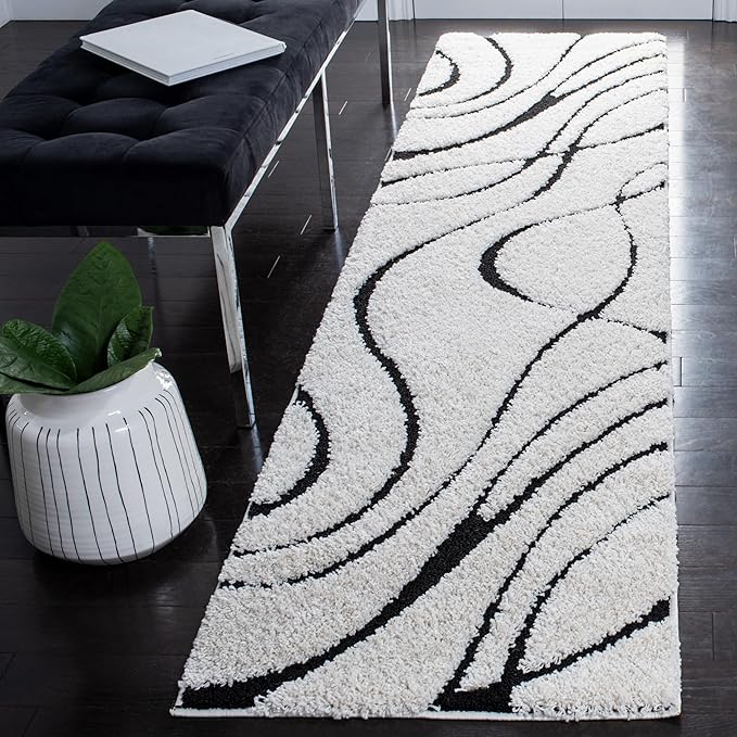 SAFAVIEH Florida Shag Collection Runner Rug by Unknown