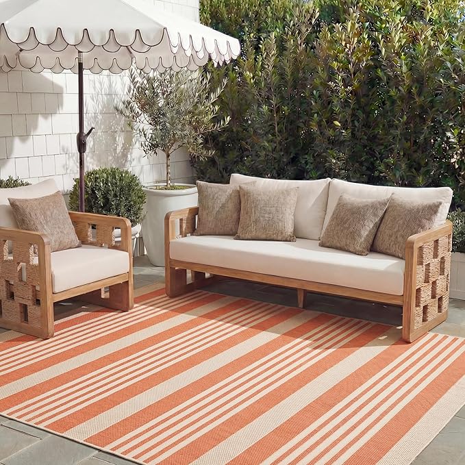 SAFAVIEH Washable Rug Outdoor Courtyard Collection by Unknown