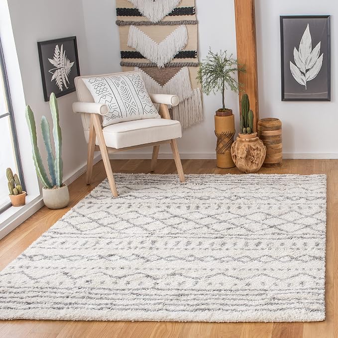 SAFAVIEH Area Rug 4x6 by Unknown