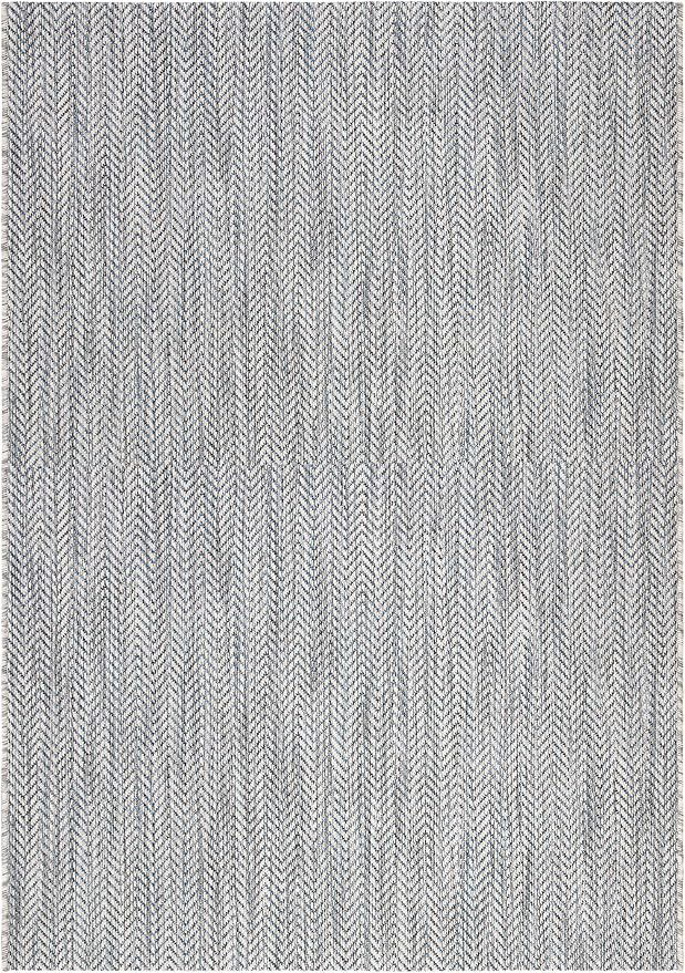 SAFAVIEH Outdoor Accent Rug 4'x5'7" - Image 2