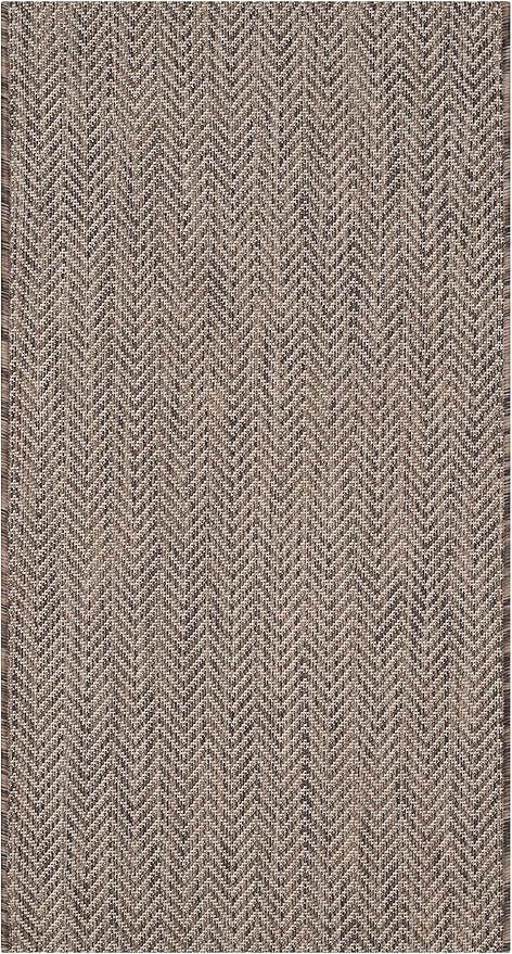 SAFAVIEH Outdoor Accent Rug 2'x3'7" - Image 2