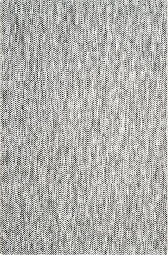 SAFAVIEH Outdoor Area Rug 5'3"x7'7" - Image 2