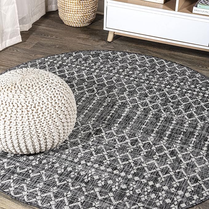 JONATHAN Y Moroccan Geometric Indoor Outdoor Round Area Rug 5 Ft Black/Gray by JONATHANY