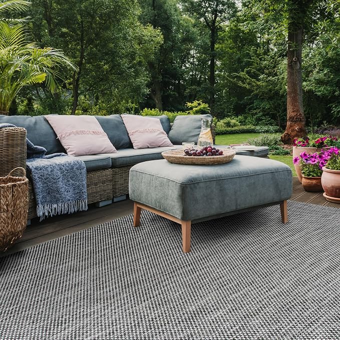 SAFAVIEH Washable Rug Outdoor Courtyard Collection - Image 4