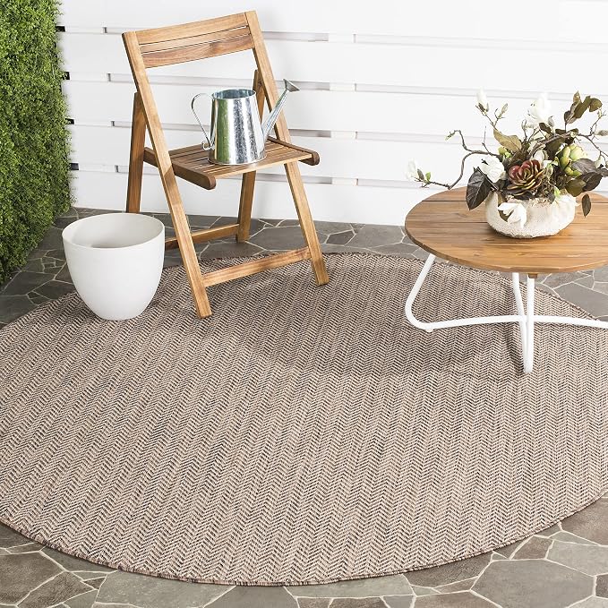 SAFAVIEH Outdoor Round Rug 4' by Unknown