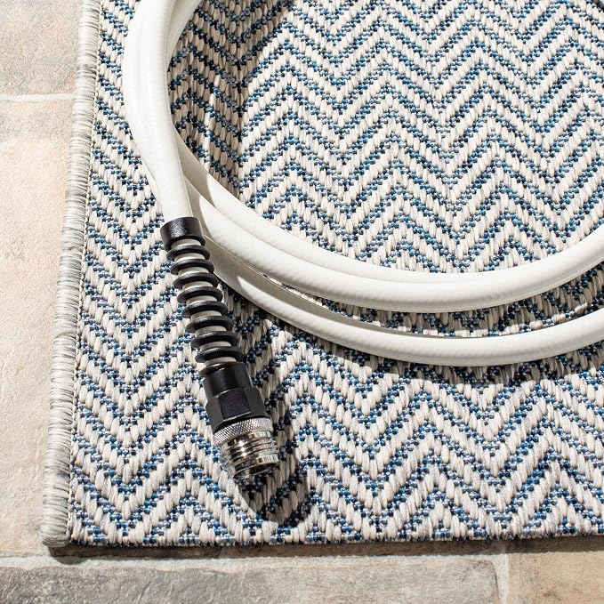 SAFAVIEH Outdoor Accent Rug 4'x5'7" - Image 5