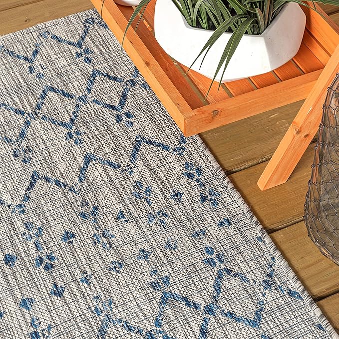 JONATHAN Y Moroccan Geometric Indoor Outdoor Area Rug 4X6 Light Gray/Navy - Image 7