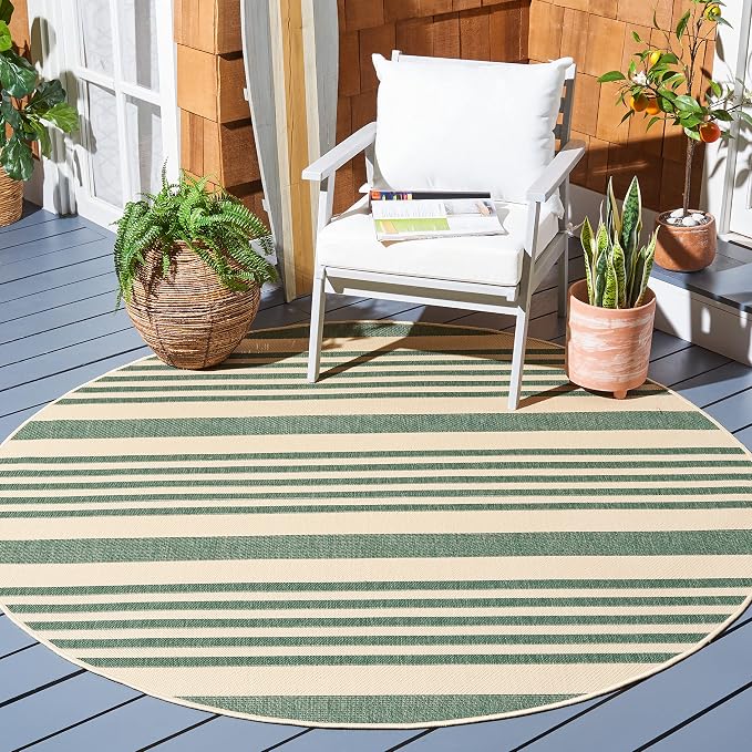 SAFAVIEH Washable Rug Outdoor Courtyard Collection by Unknown