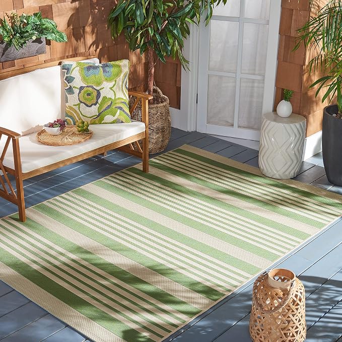 SAFAVIEH Washable Rug Outdoor Courtyard Collection by Unknown