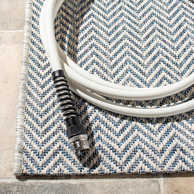 SAFAVIEH Outdoor Area Rug 9x12 - Image 5