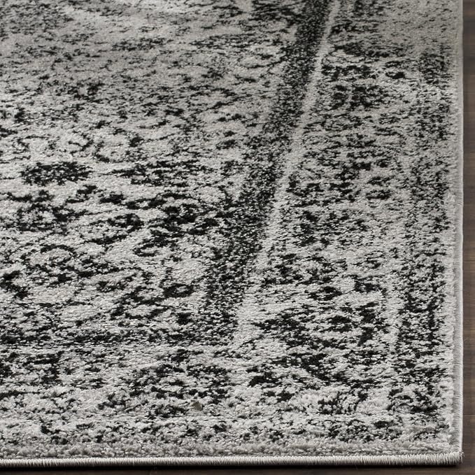 SAFAVIEH Area Rug 4x6 - Image 5