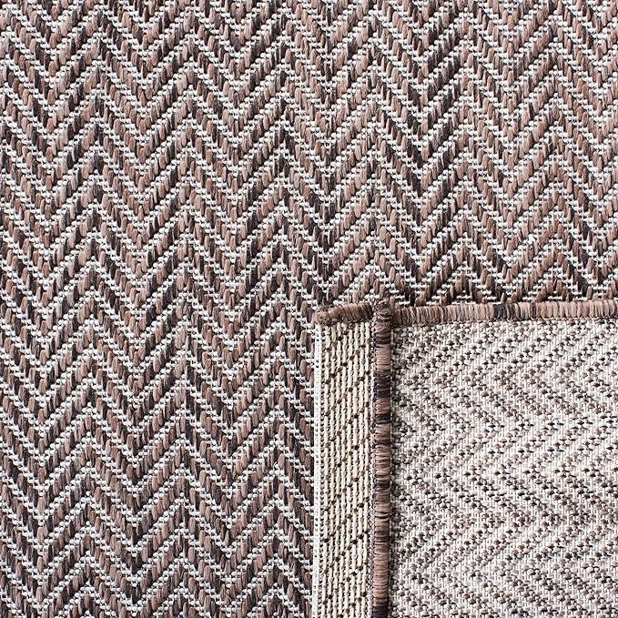 SAFAVIEH Outdoor Runner Rug 2'3"x6'7" - Image 5