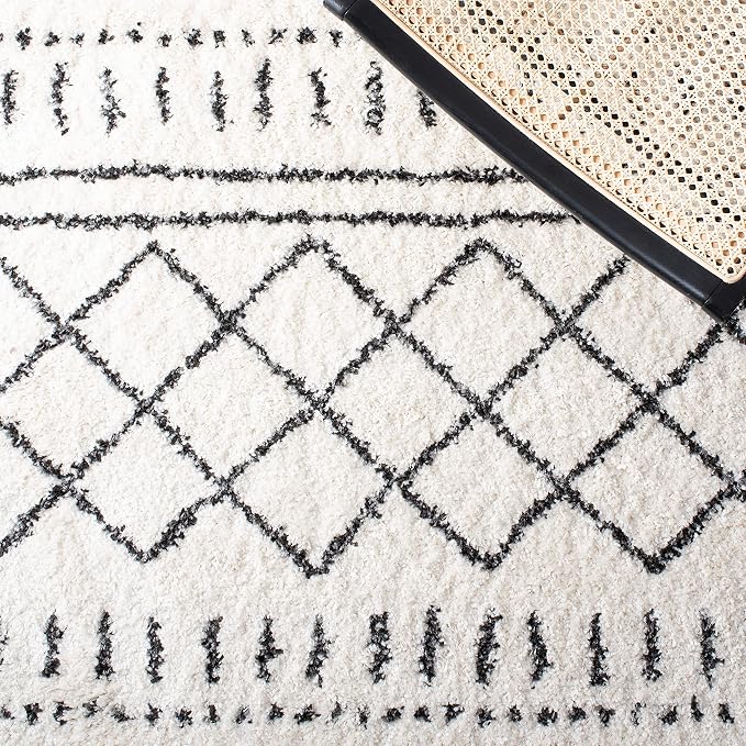 SAFAVIEH Area Rug 6x8 - Image 8
